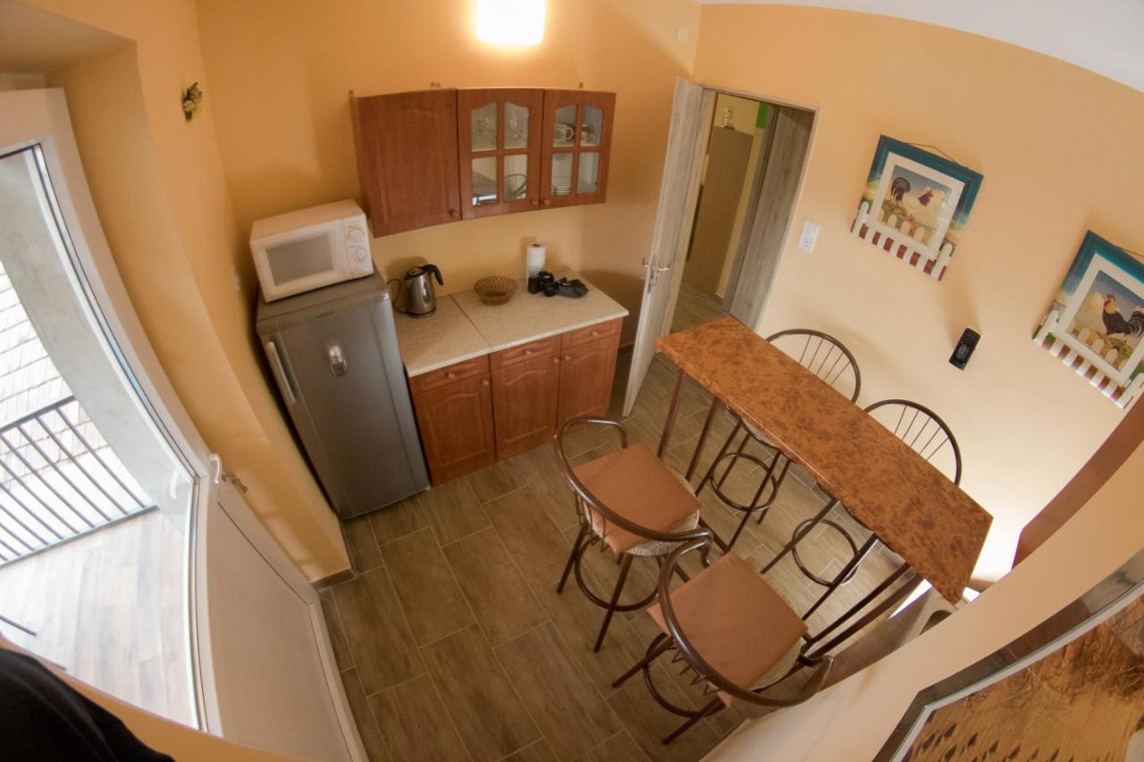 Mueller's 2 Apartment